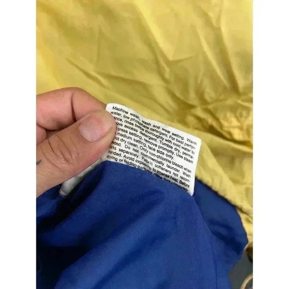 VTG Woolrich Adult Yellow Windbreaker Jacket MEDIUM Hoodie Ultrex Mesh Lined - Picture 6 of 12